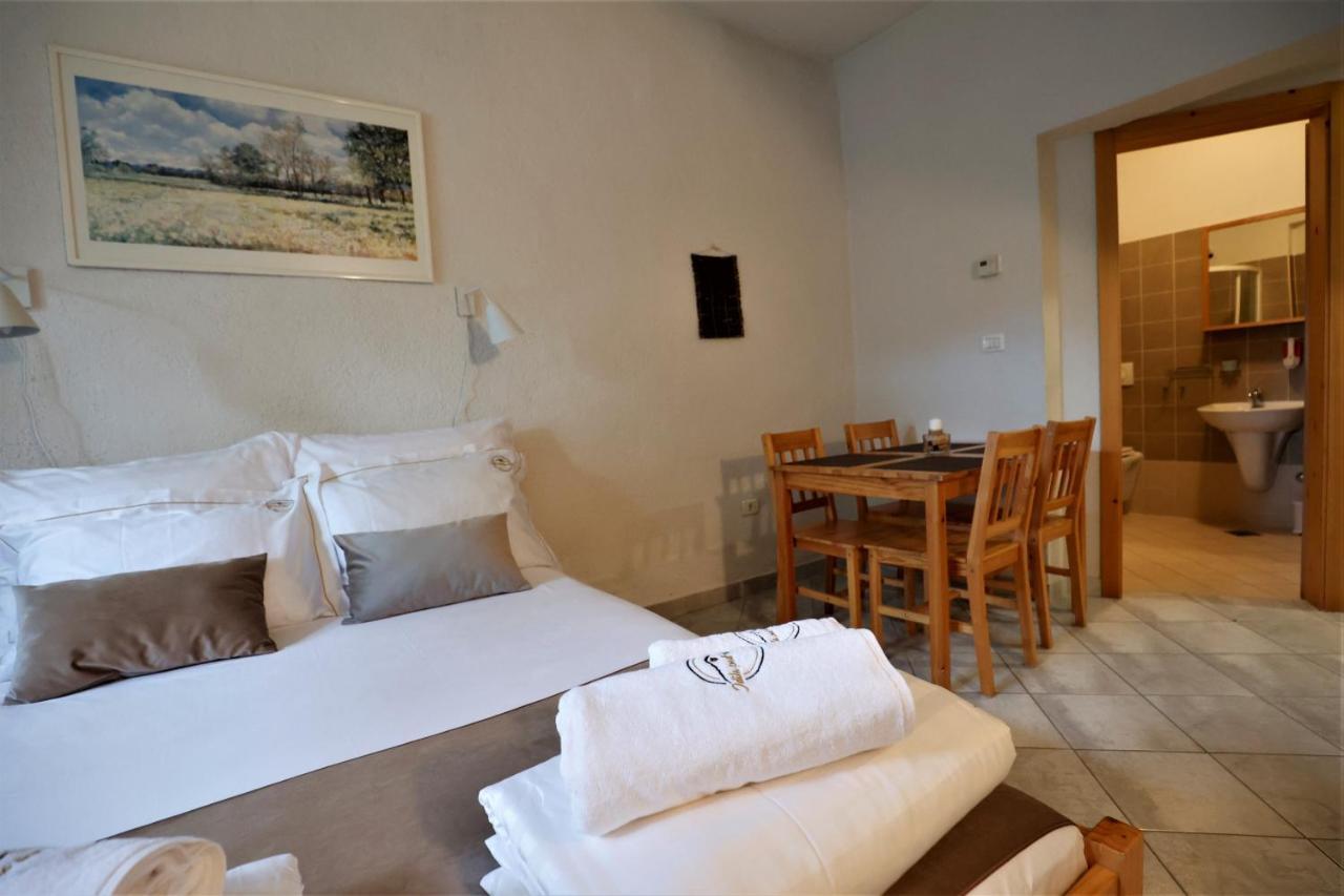Guesthouse Idila Pod Nanosom Senozece Buitenkant foto