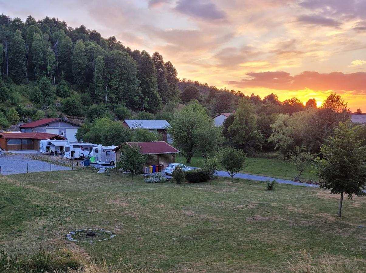 Guesthouse Idila Pod Nanosom Senozece Buitenkant foto