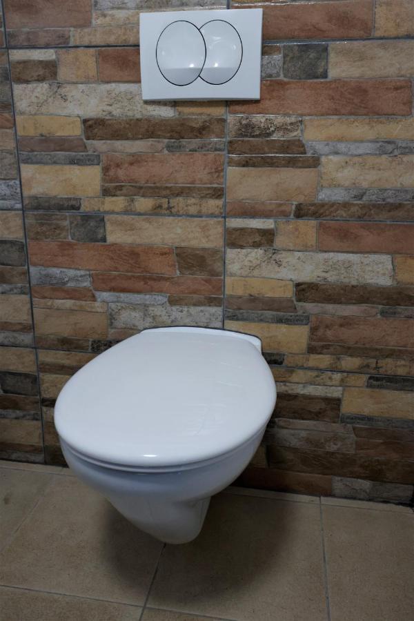 Guesthouse Idila Pod Nanosom Senozece Buitenkant foto