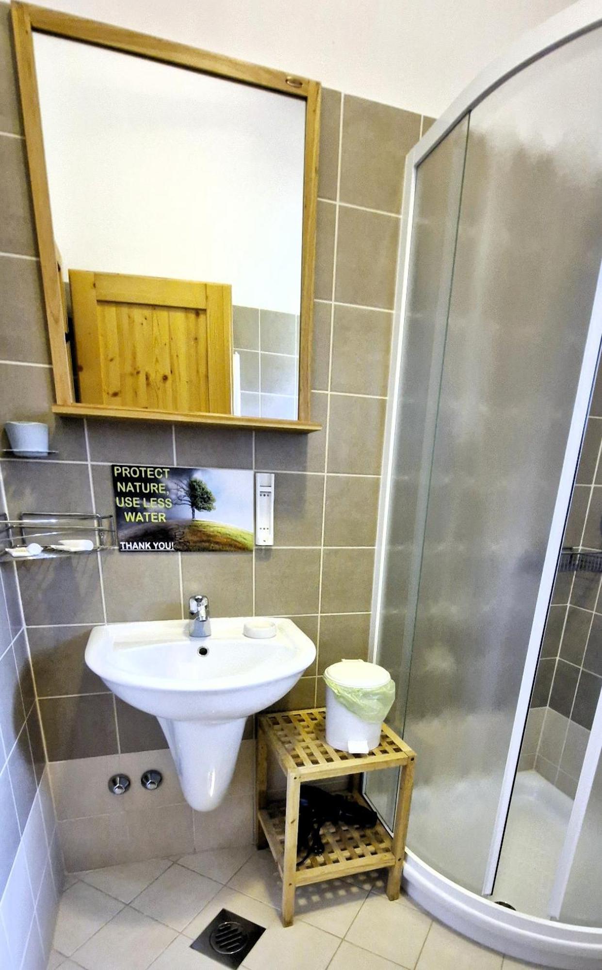 Guesthouse Idila Pod Nanosom Senozece Buitenkant foto
