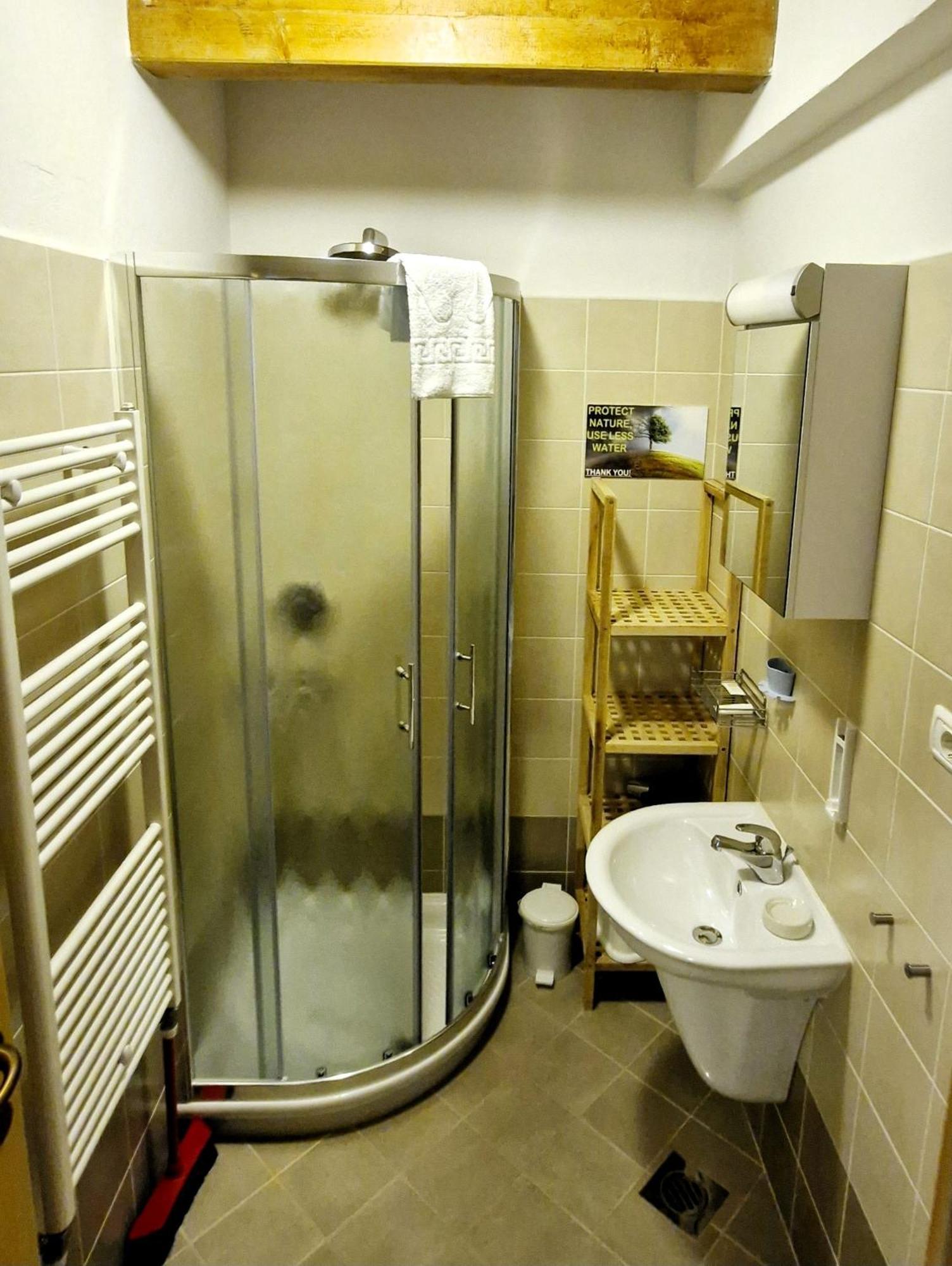 Guesthouse Idila Pod Nanosom Senozece Buitenkant foto