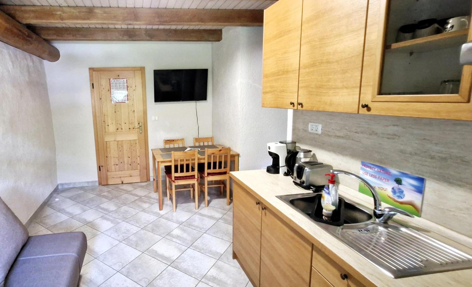 Guesthouse Idila Pod Nanosom Senozece Buitenkant foto