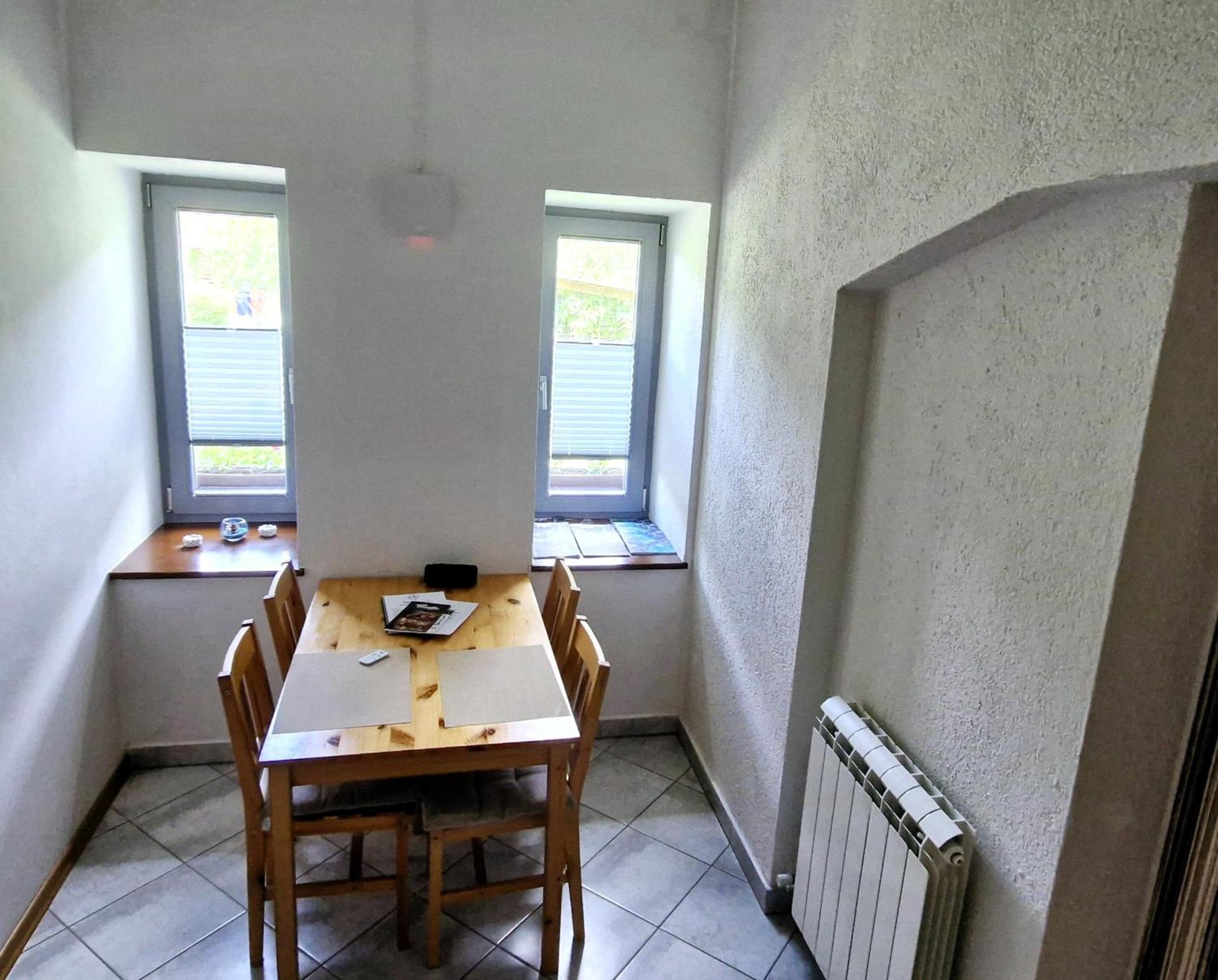 Guesthouse Idila Pod Nanosom Senozece Buitenkant foto