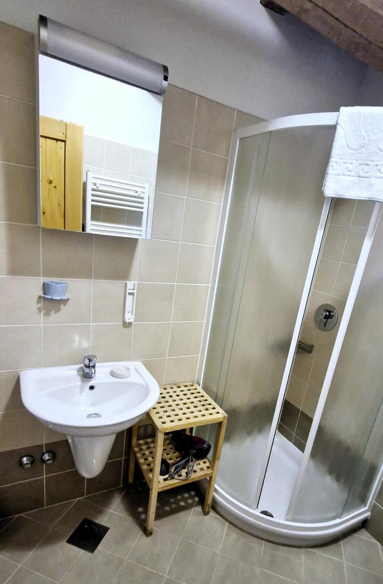 Guesthouse Idila Pod Nanosom Senozece Buitenkant foto