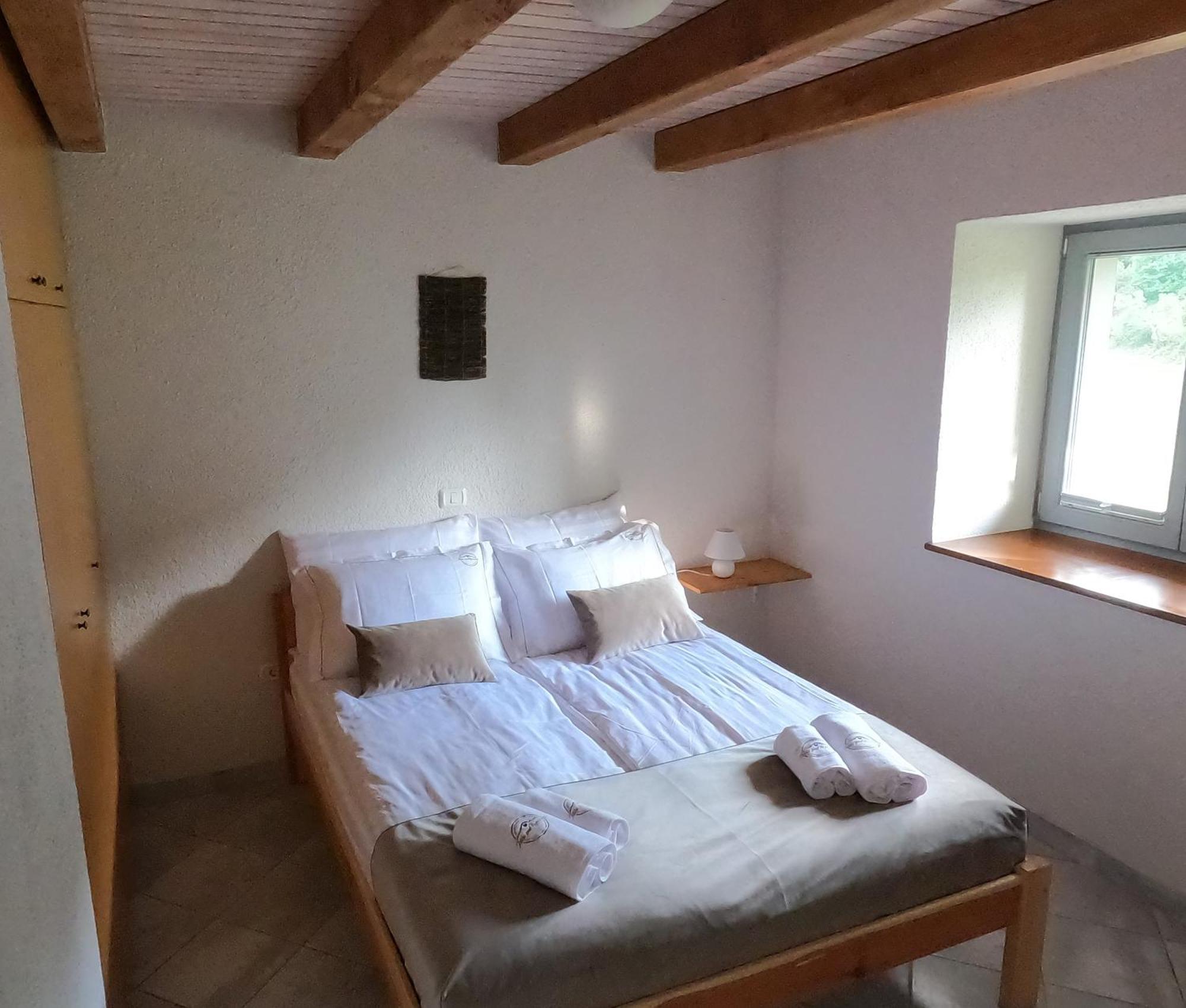 Guesthouse Idila Pod Nanosom Senozece Buitenkant foto